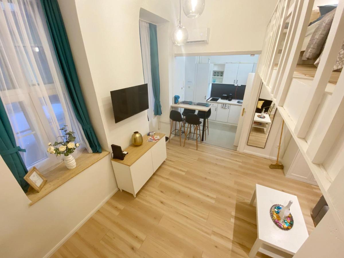 Szuper kis designlakás Budapest szívében Esterno foto