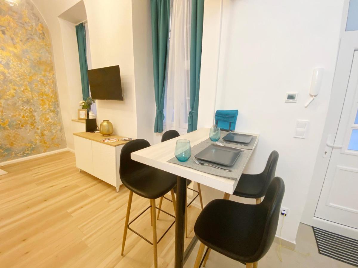 Szuper kis designlakás Budapest szívében Esterno foto